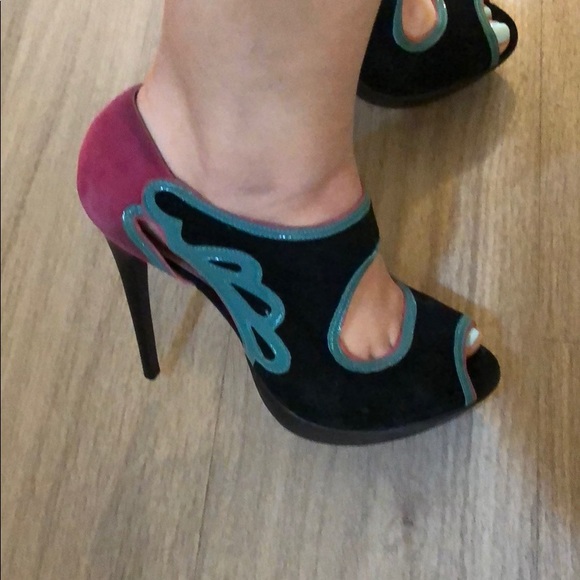 Black Suede heels - Picture 5 of 8